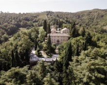 “Sapori di casa nostra:  dal Parmigiano Reggiano ai vini delle nostre colline, un viaggio nel cuore dell’Emilia”